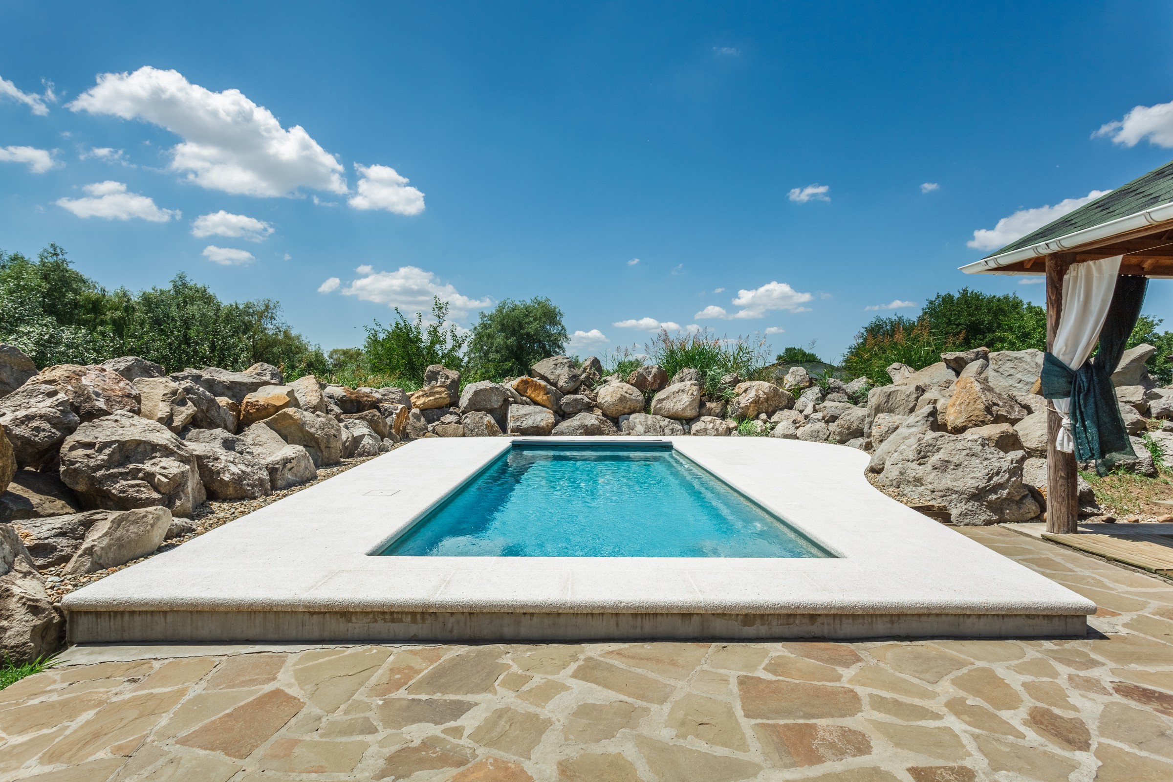 Бассейн в пригороде Краснодара