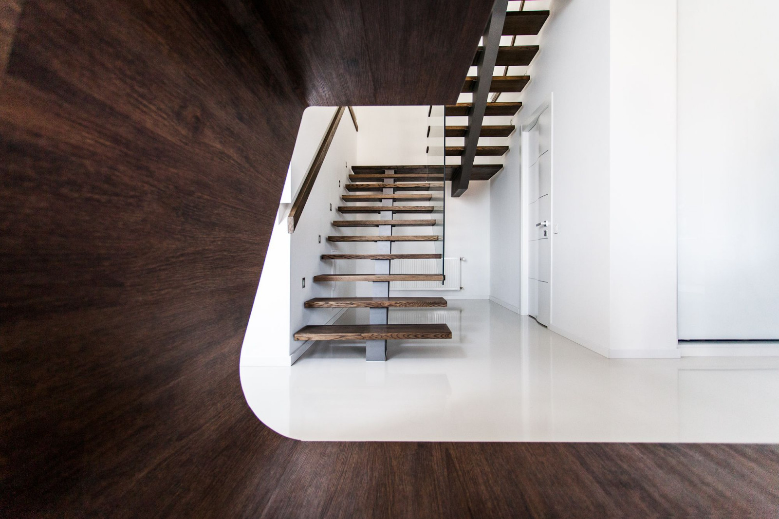 Акцент на белом