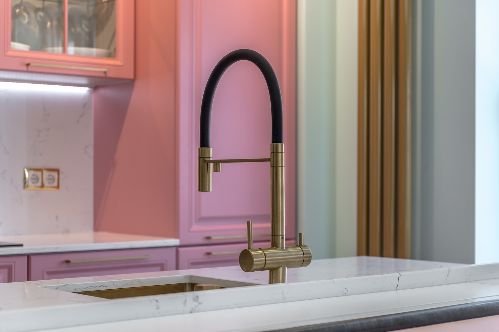 КУХНЯ ПОД САКУРОЙ