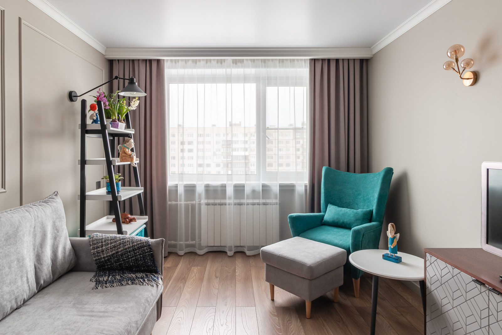 Всплеск эмоций в небольшой квартире