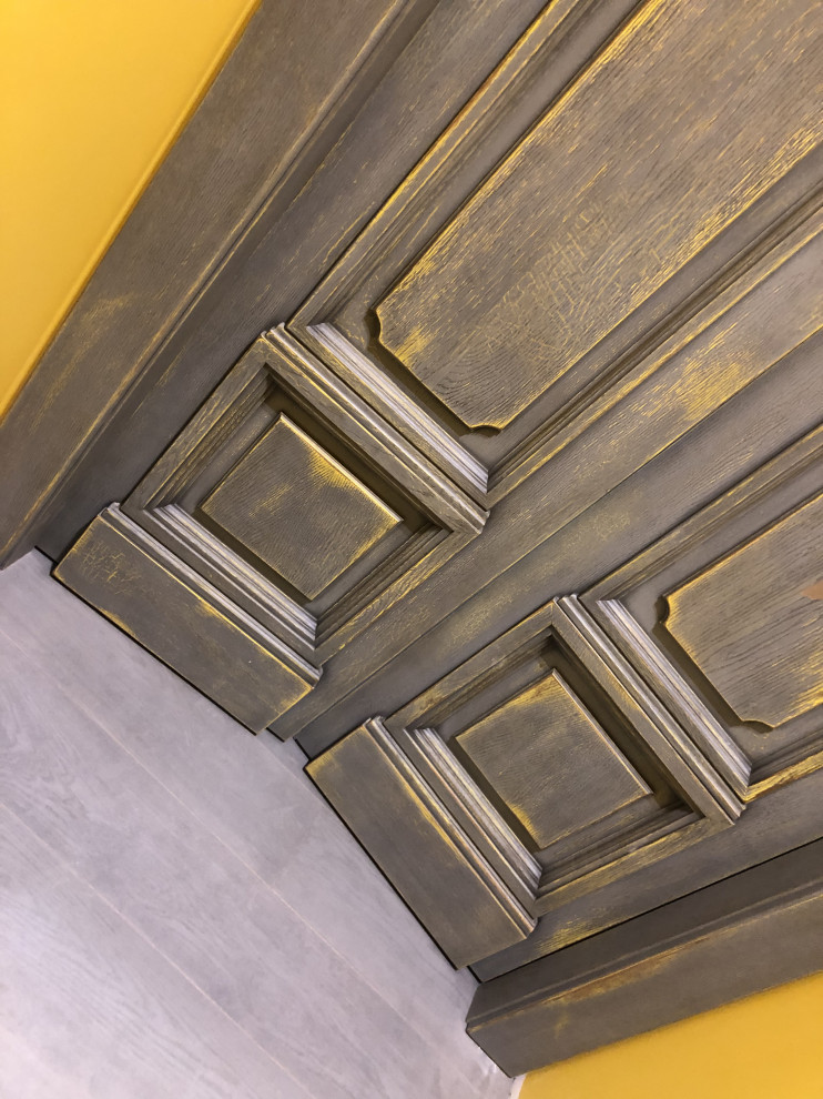 Историчсекие двери на Бронной