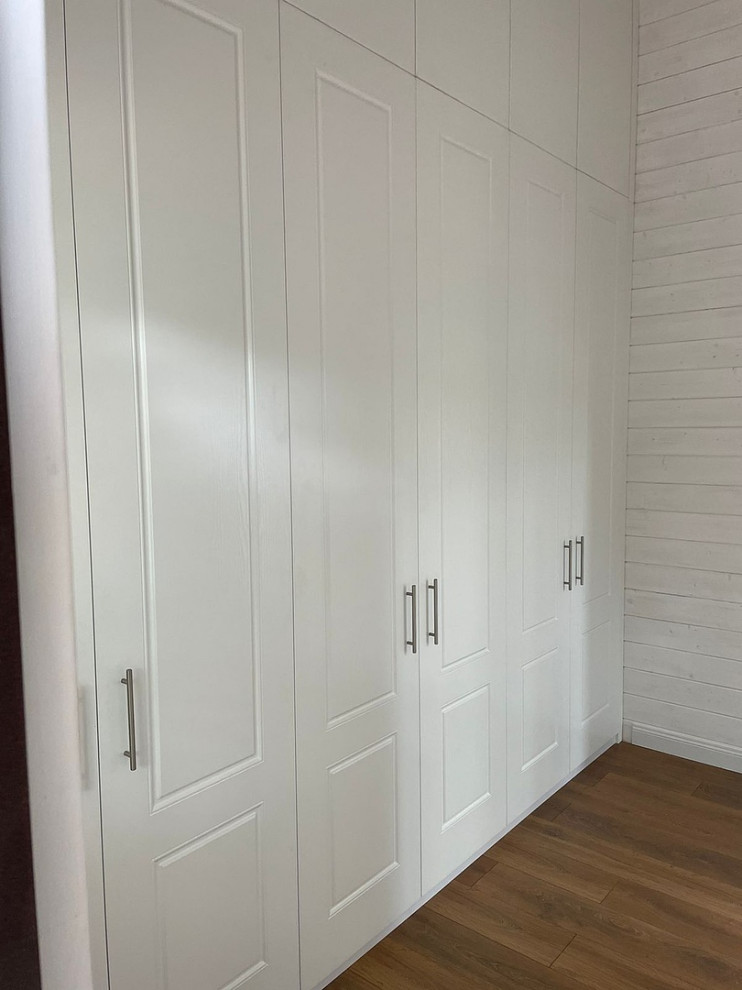 Распашные шкафы