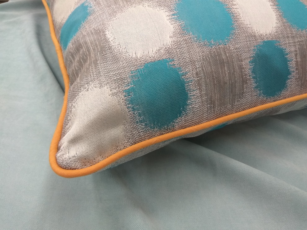 Подушки и комплекты подушек: различные модели