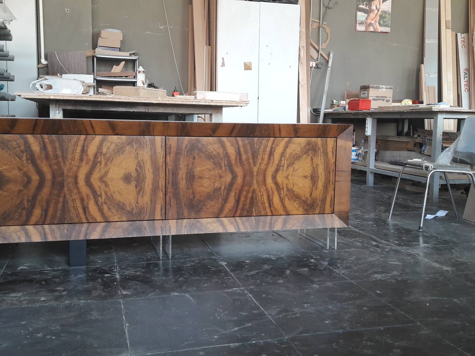 Консоль  из шпона  Имбая