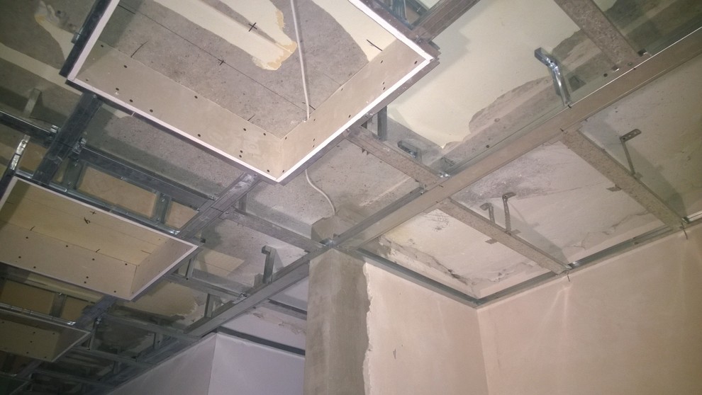 Потолок в прихожей