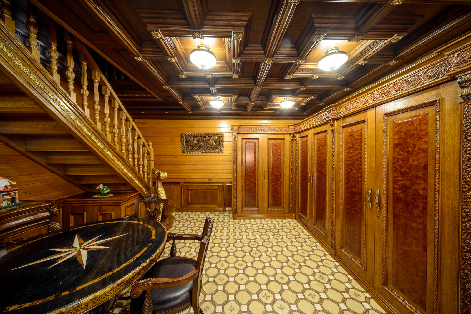 Отделка комнаты отдыха и кухни в деревянном доме