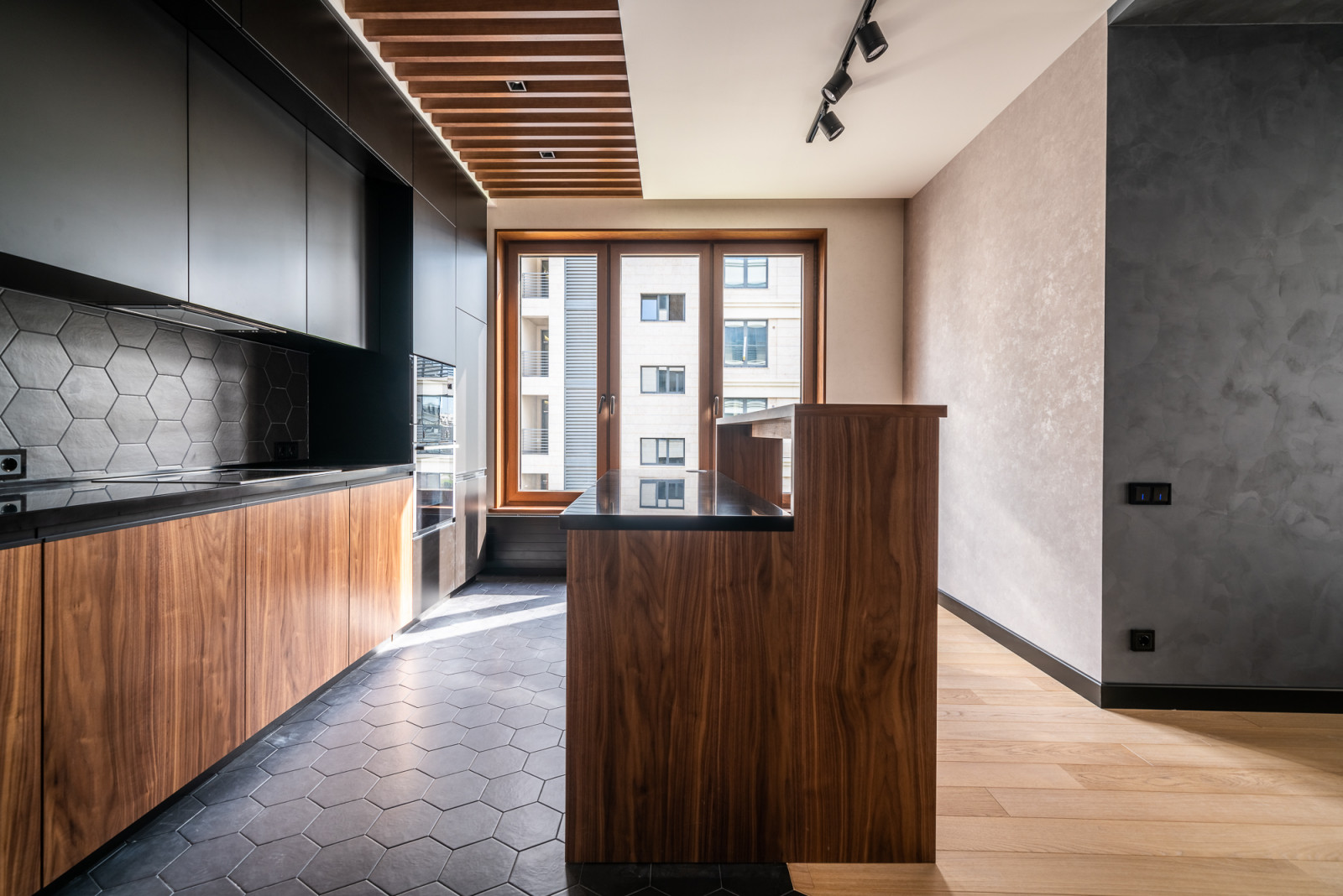 Крестовский де Люкс