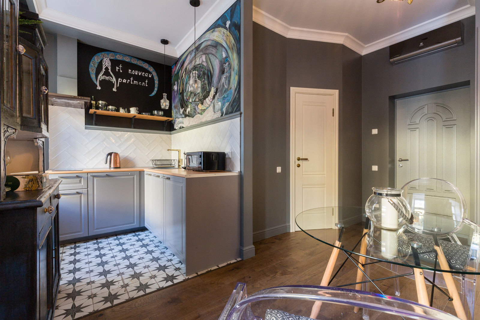 Art nouveau apartment