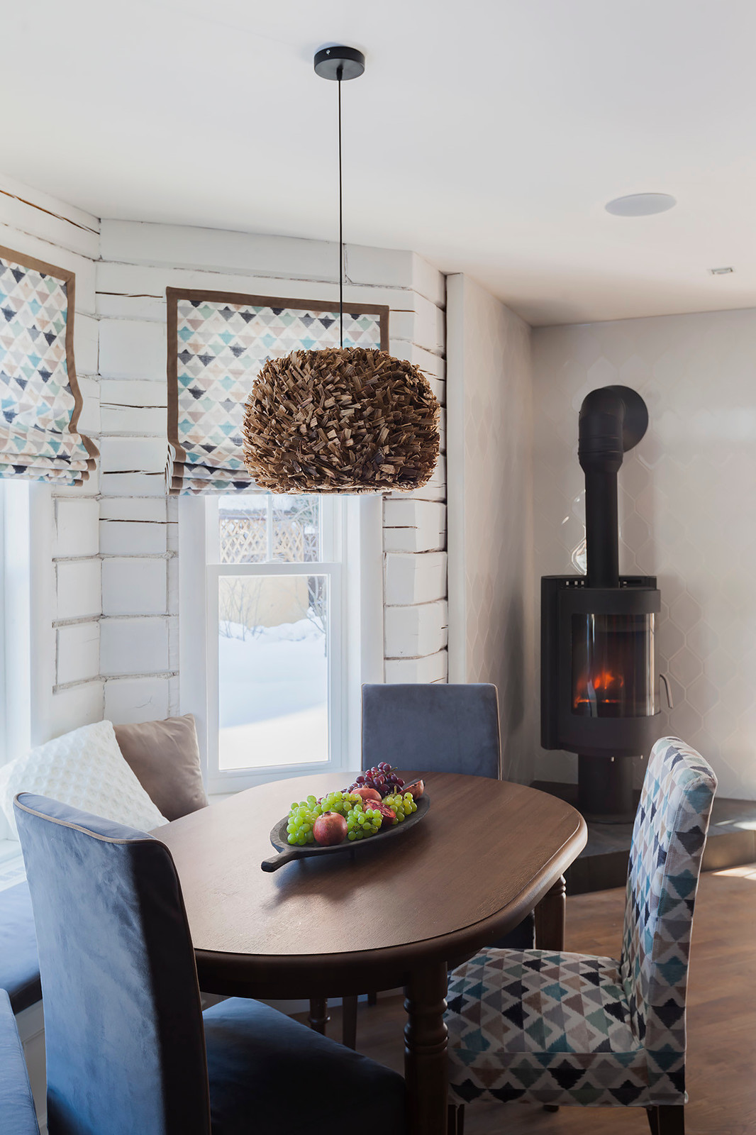 Гостиная под готовой крышей