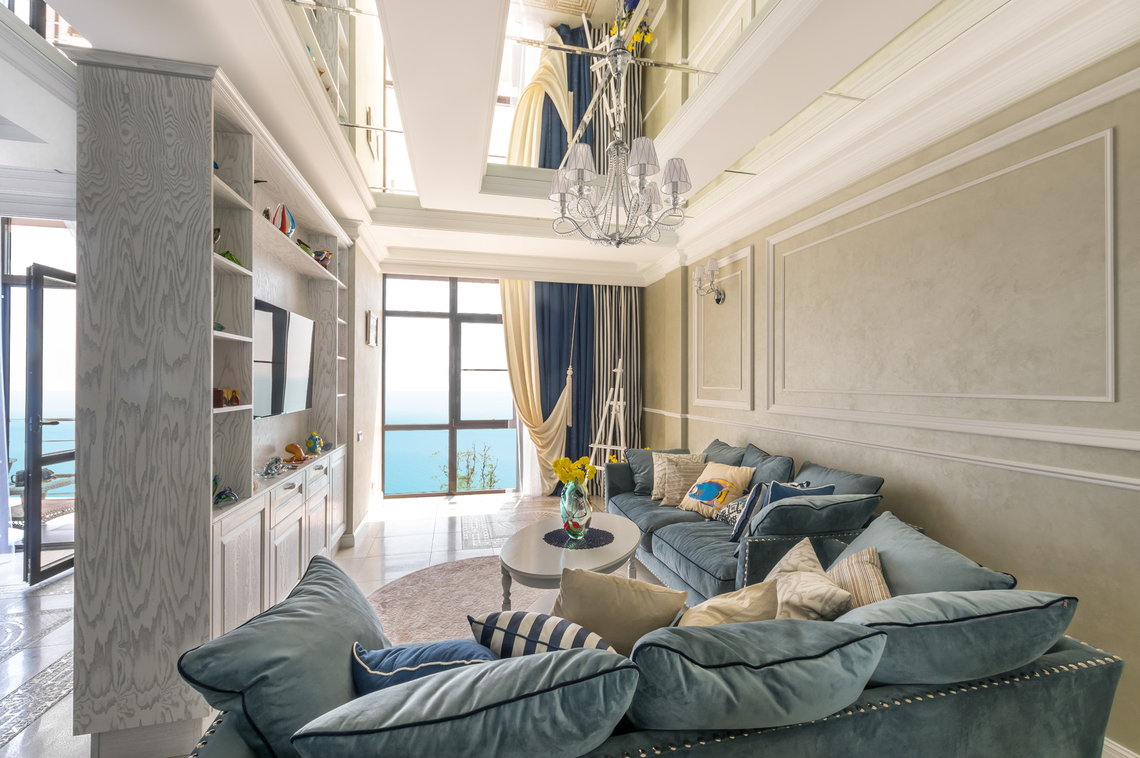 Анна Закалюжная