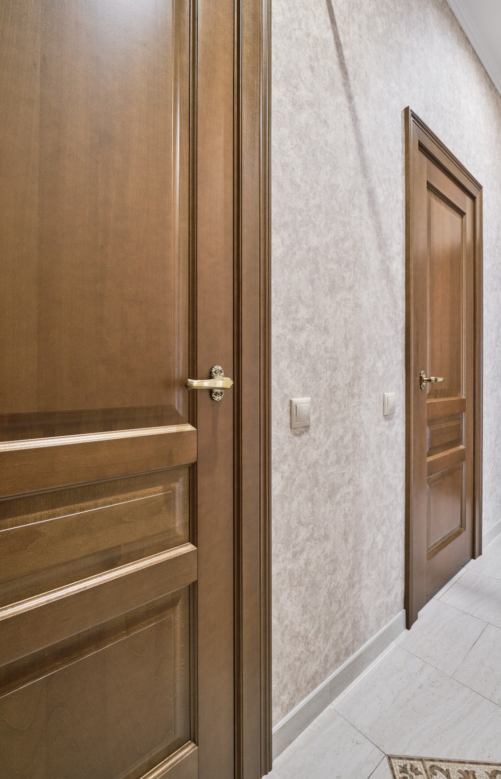 Модели Стимул и Премьер в отделке Ольха Орех