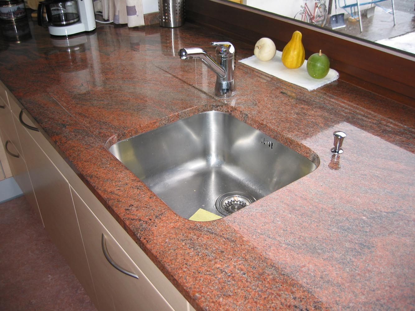 Столешницы из гранита