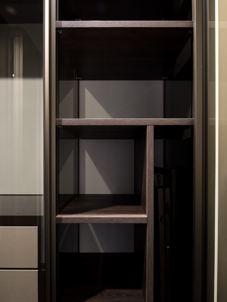 Стеклянная гардеробная система