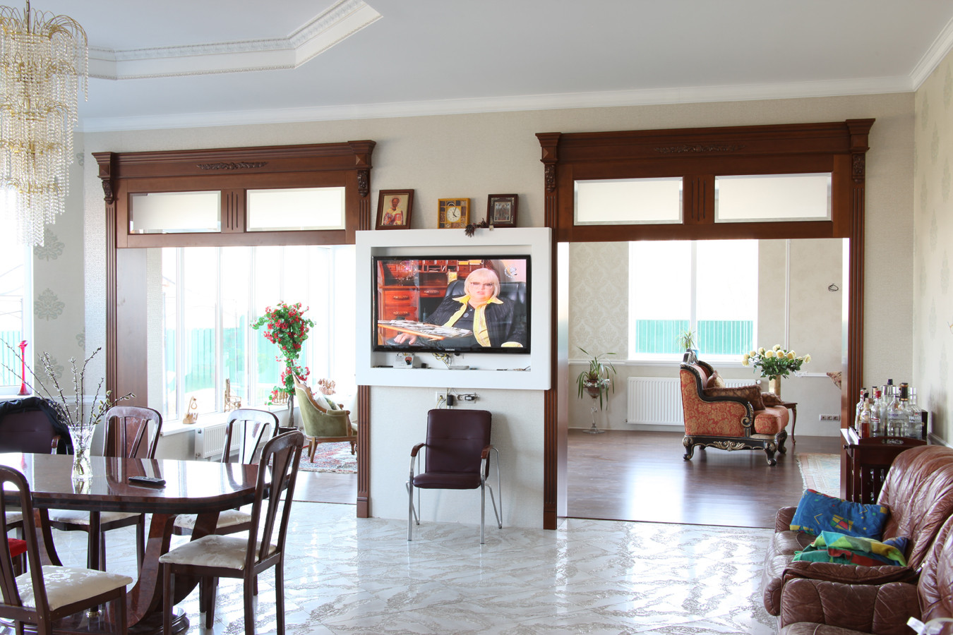 Двери из массива ольхи в КП Кино-1