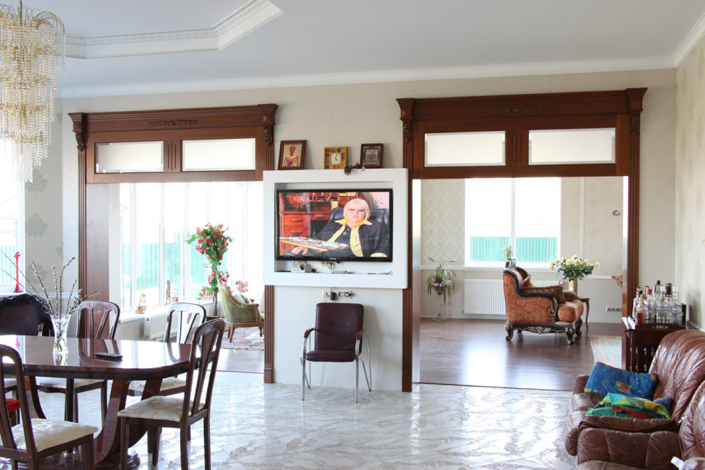 Двери из массива ольхи в КП Кино-1