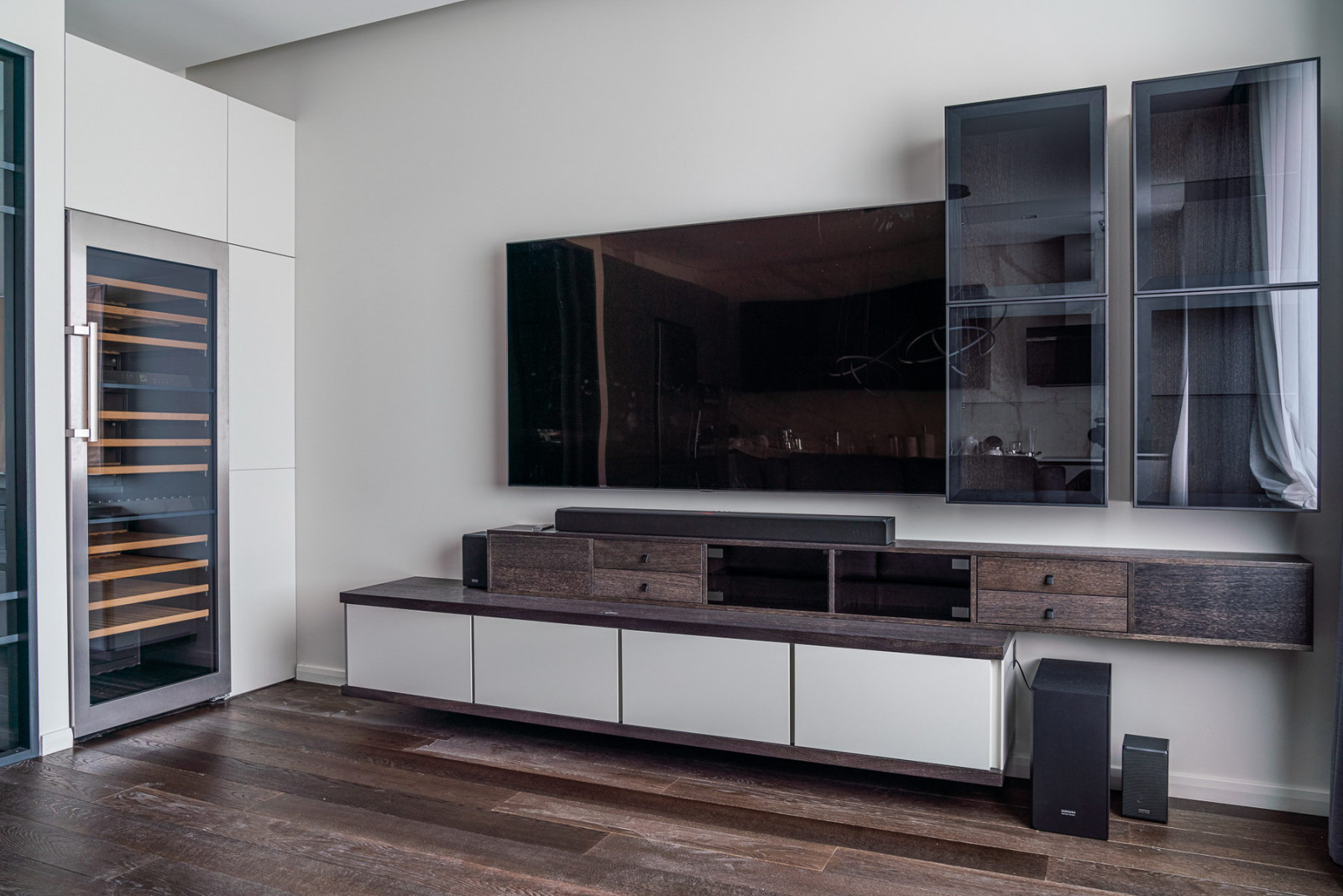 Тумба под ТВ ЖК Смольный