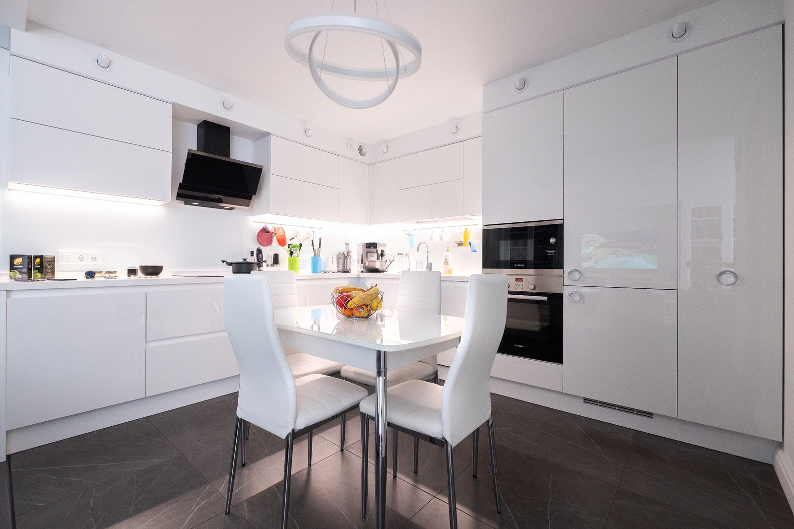 Трешка для семьи и двух кошек