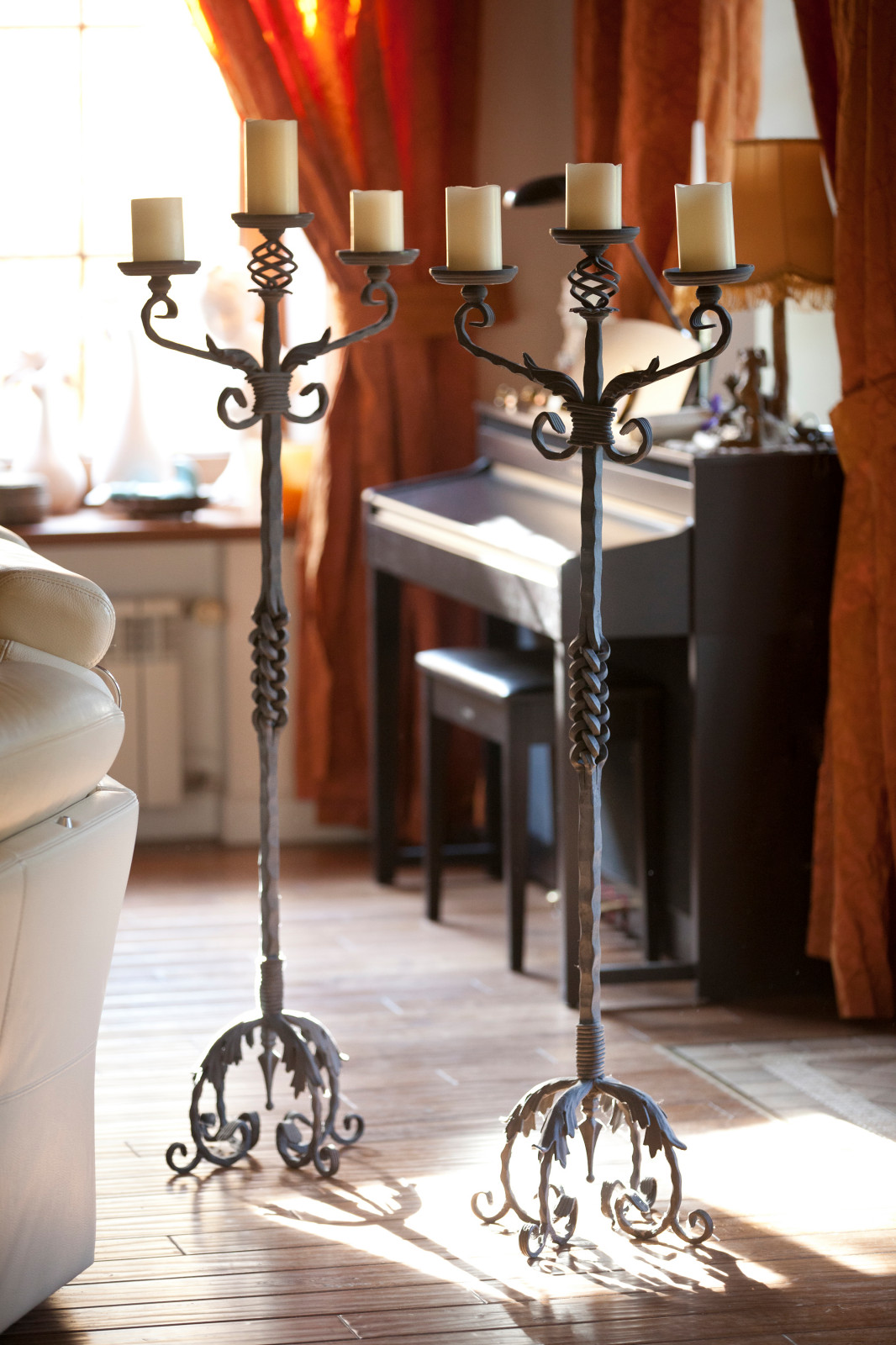 Обложка проекта: Кованые подсвечники для камина