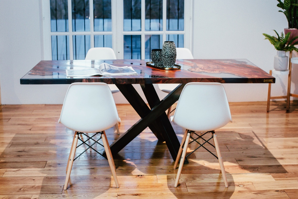 Обложка проекта: Столы из массива