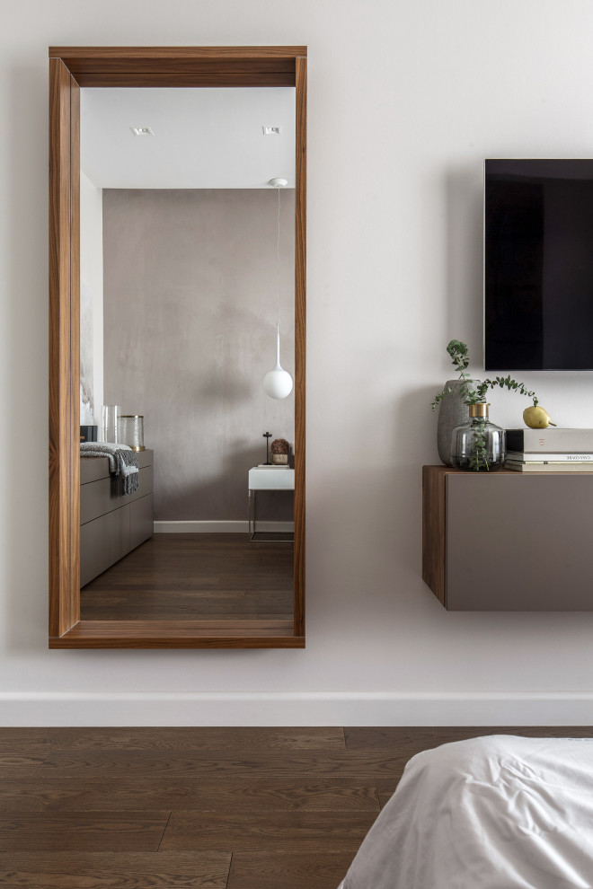 Трехкомнатная квартира в центре Петербурга