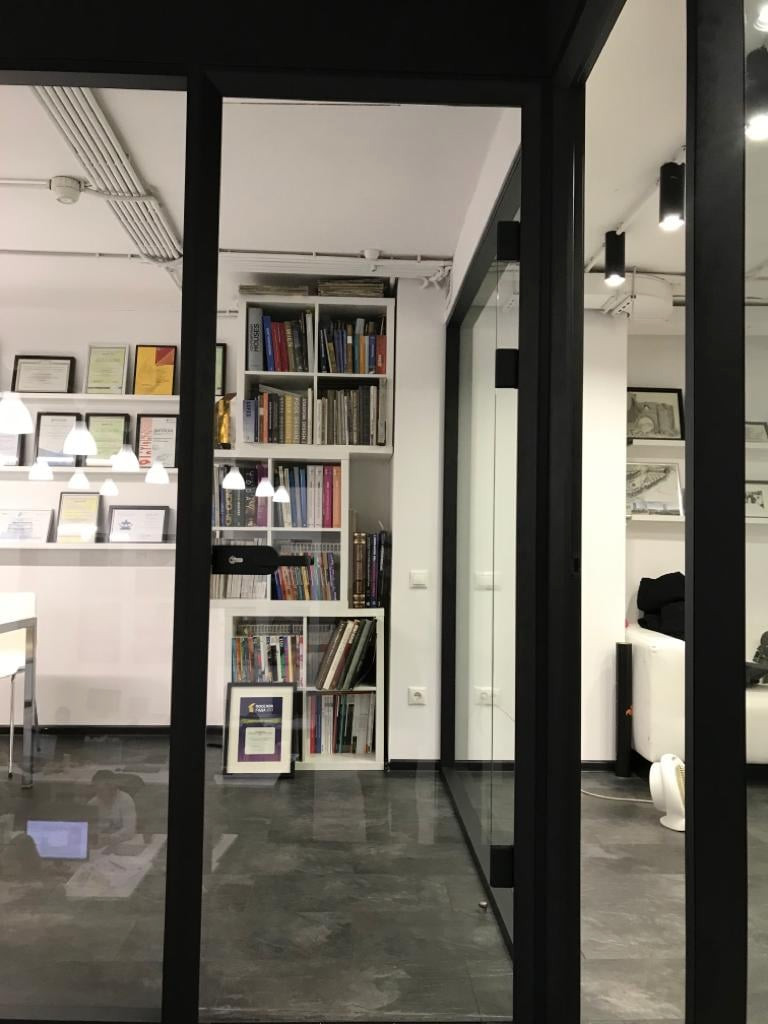 Стеклянные перегородки