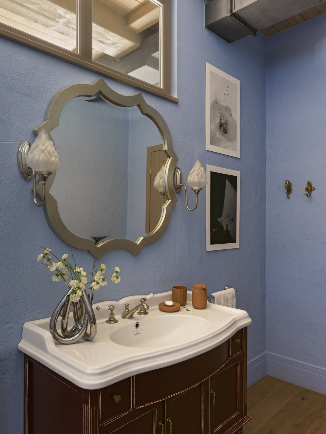 Дом в соснах