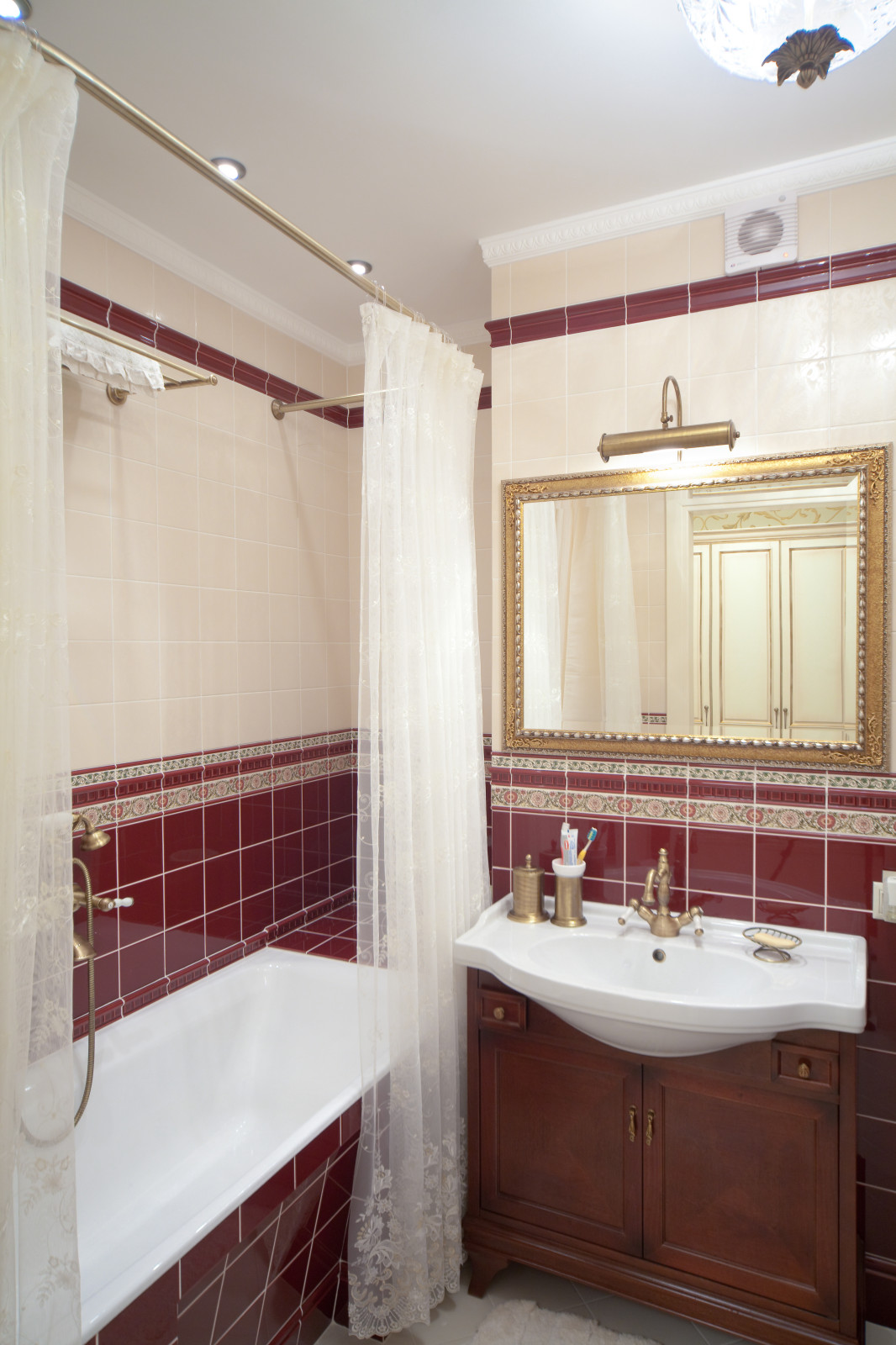 Английская классика со светлой кухней