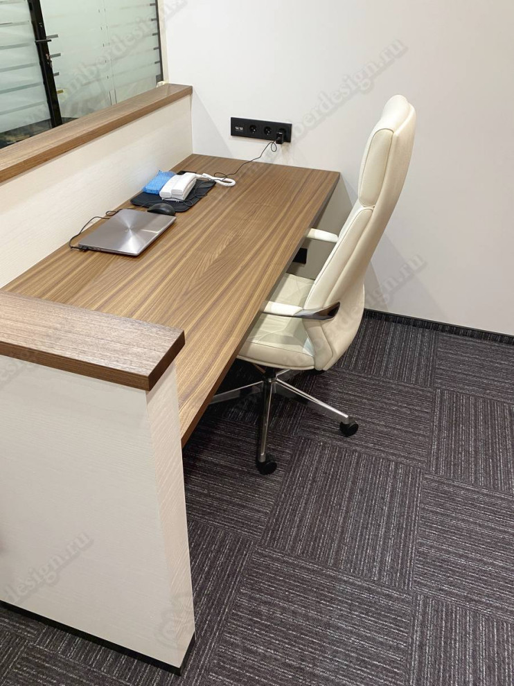 Стол для стойки рецепшн