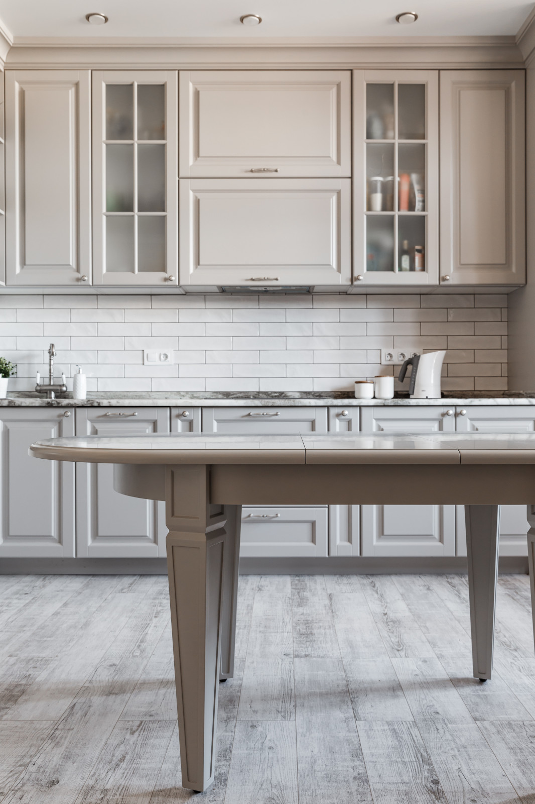 Светлая кухня