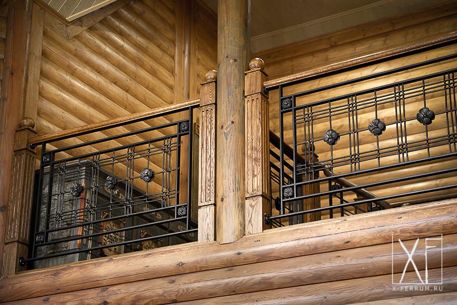 Кованые ограждения и козырьки для частного загородного жилого дома
