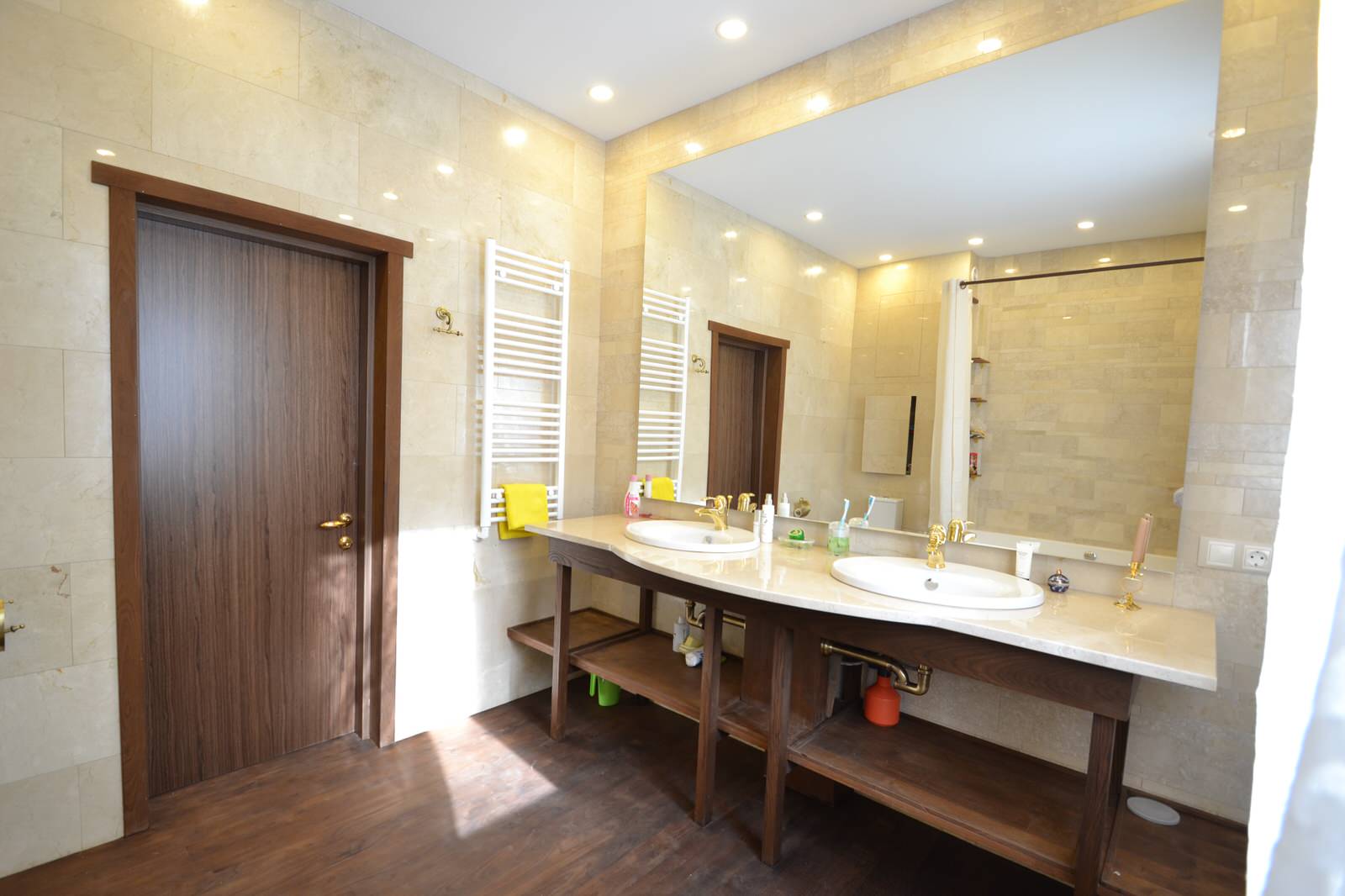 Современный загородный дом