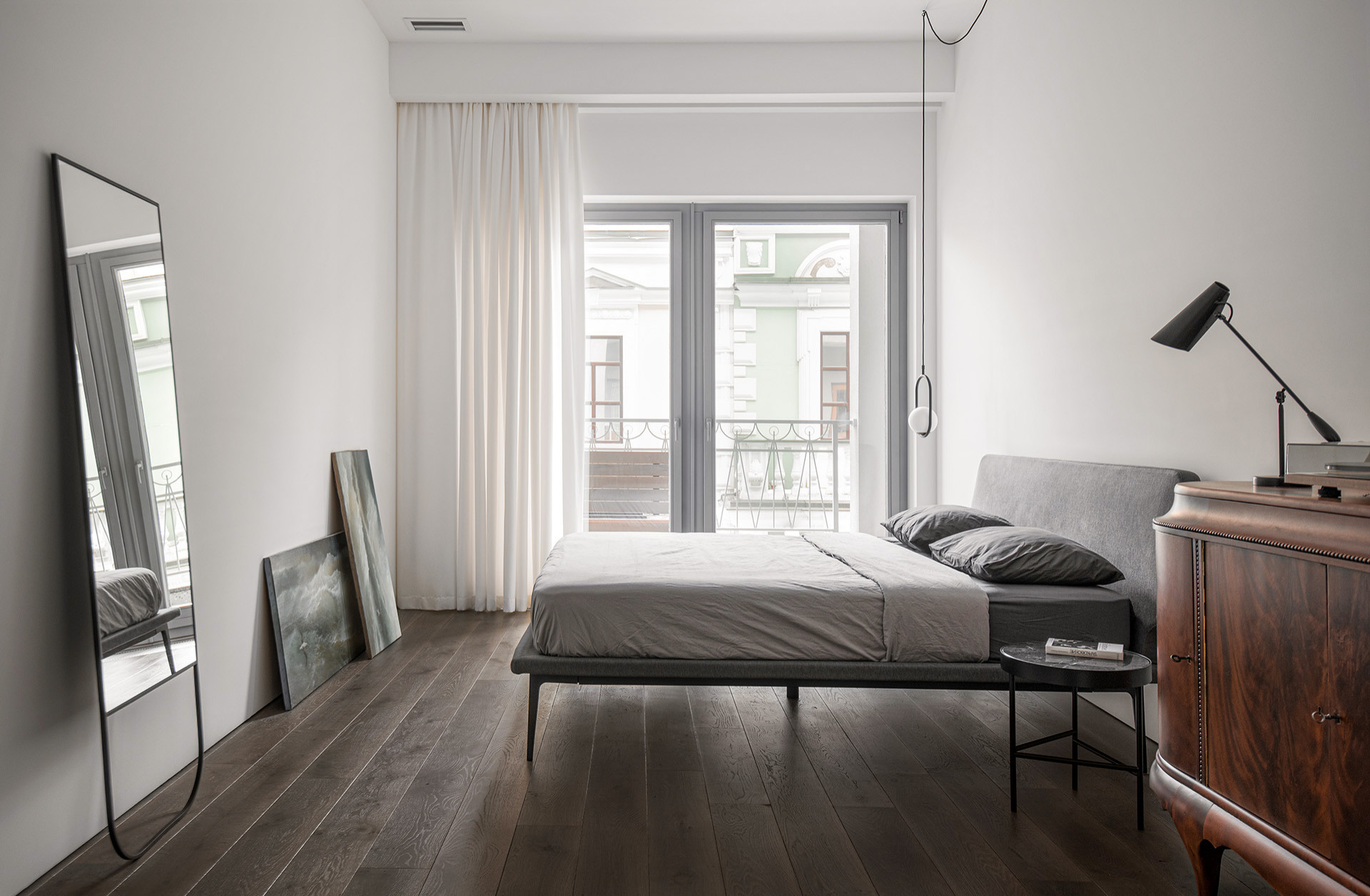 Houzz тур: Минимализм и классика возле Исаакиевского собора