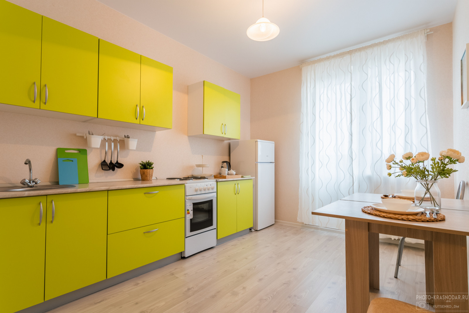 Обложка альбома: Ярко