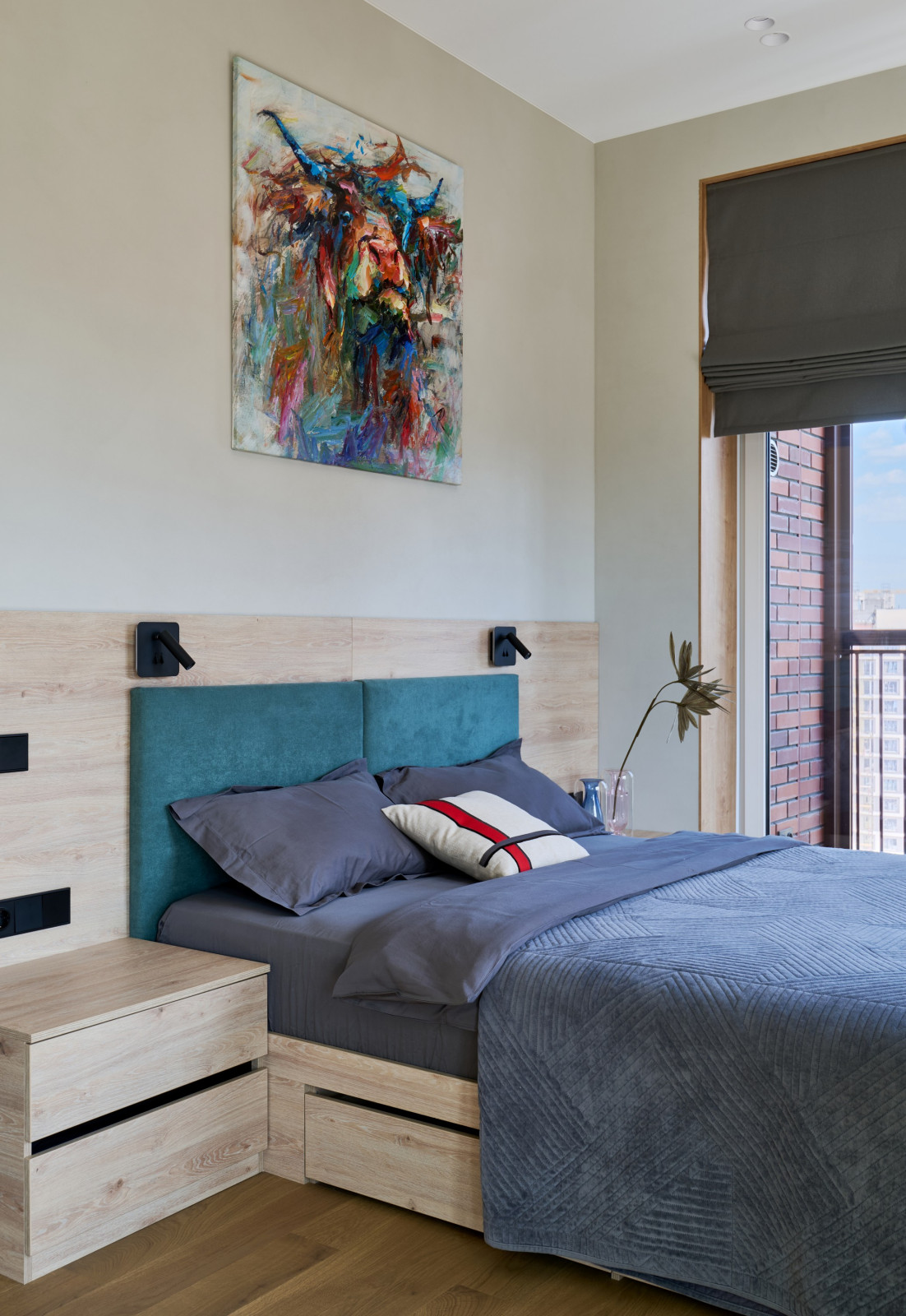 Светлая двухкомнатная квартира 60 кв.м. с панорамными окнами