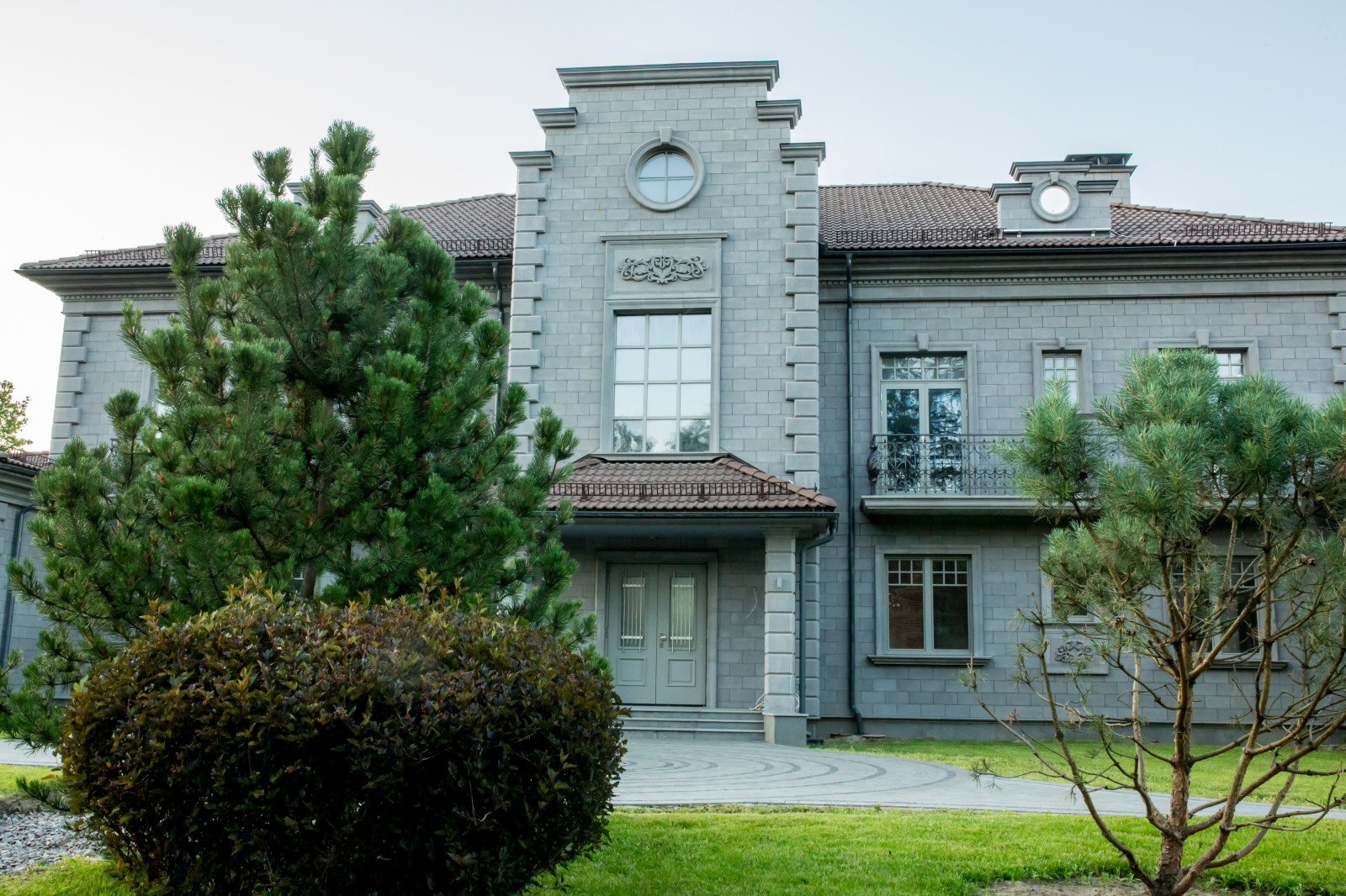 Классический особняк под Петербургом 1800м2