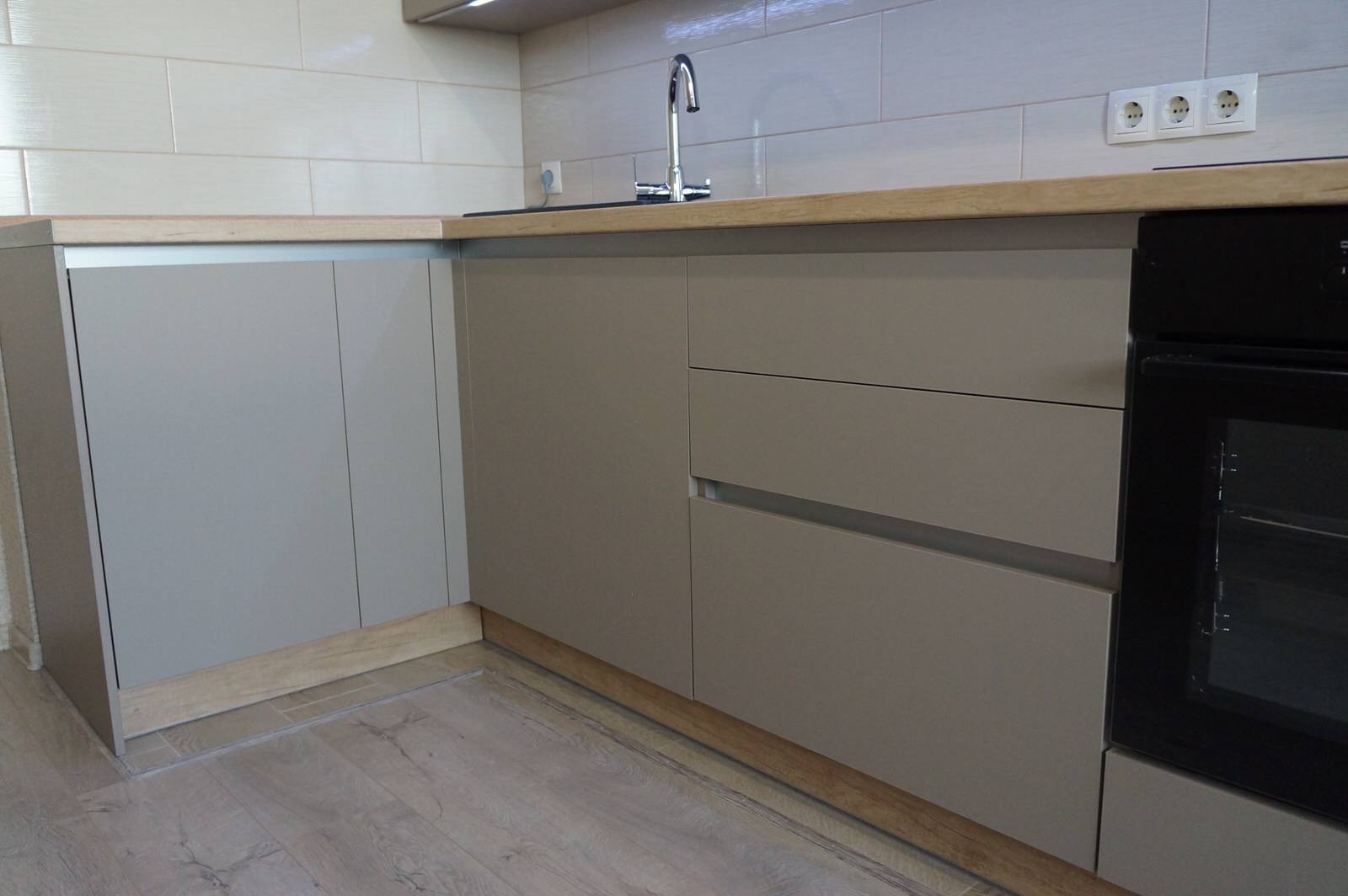 Кухня в стиле модерн 2, г. Новосибирск, ул. Троллейная 21