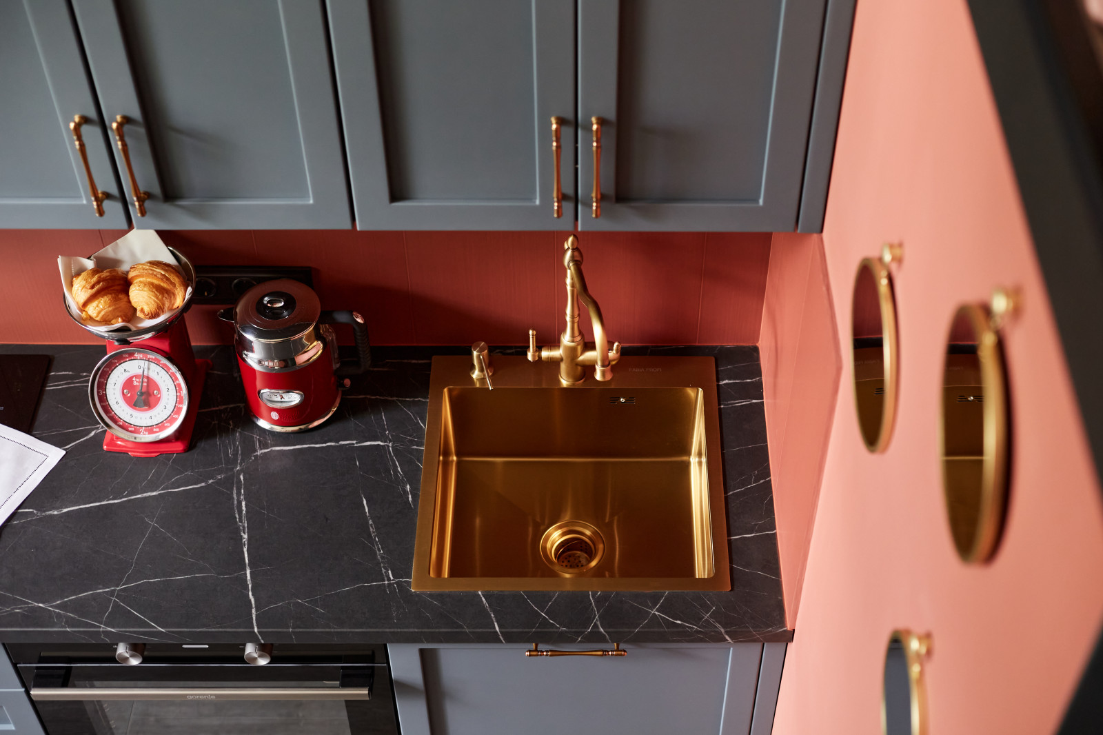 Студия со вторым уровнем