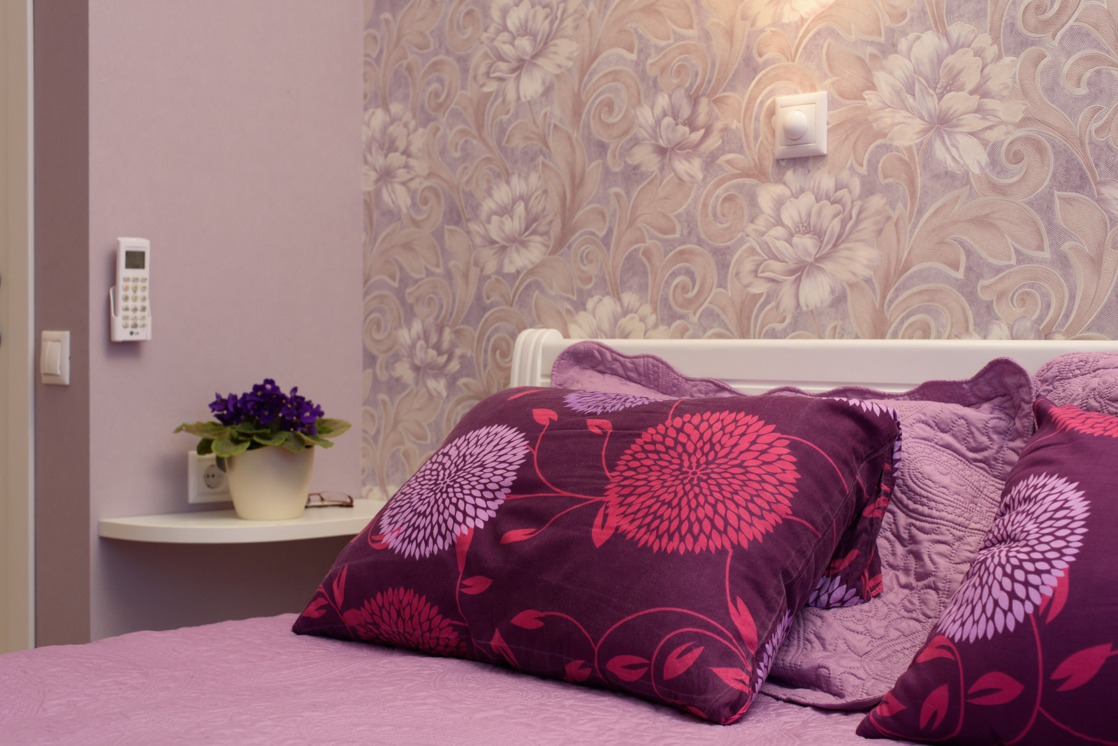 Городские цветы. Проект квартиры в Павшинской пойме. Спальня