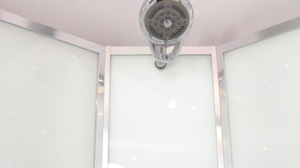 Душевая кабина ILMA в интерьере ванной комнаты