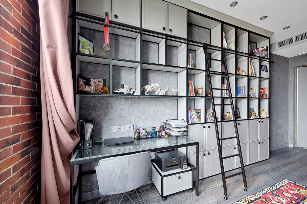 Стеллажная система с рабочим местом