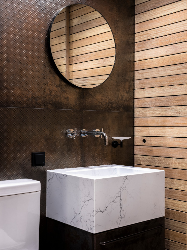 Houzz тур: Лофт в двухэтажной квартире с мопедом под лестницей