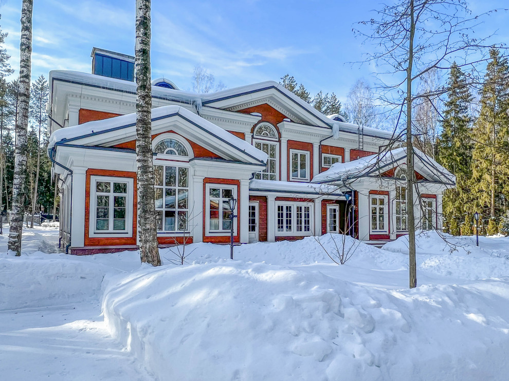 Особняк и Баня в русском стиле с витражом Тиффани