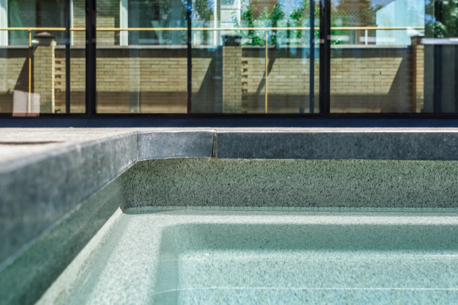 Бассейн в процессе реализации.