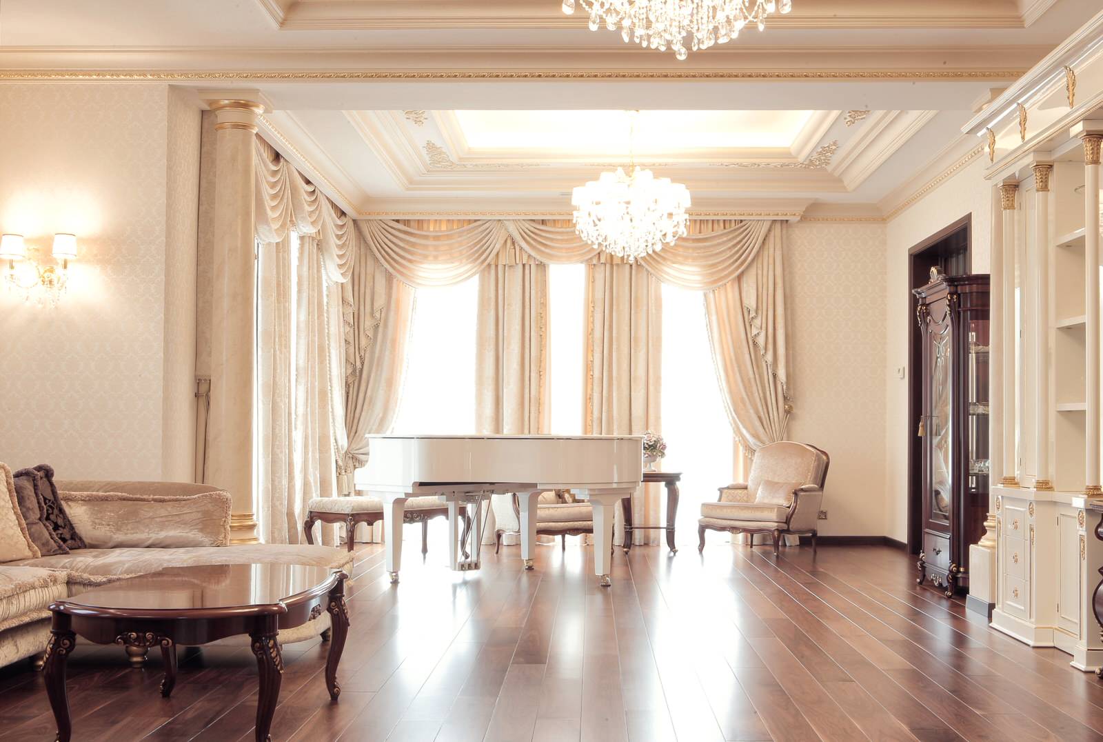 Проект интерьера частного жилого дома, г. Каменск-Шахтинский, 750 кв.м.