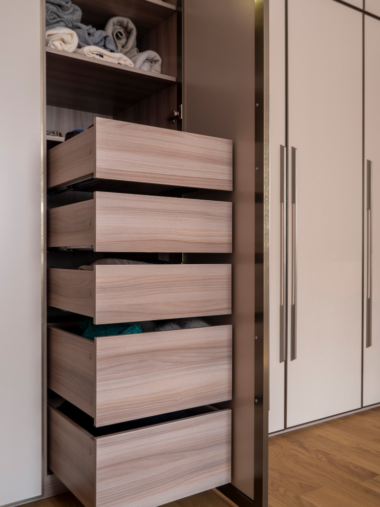 Стильный шкаф в спальню