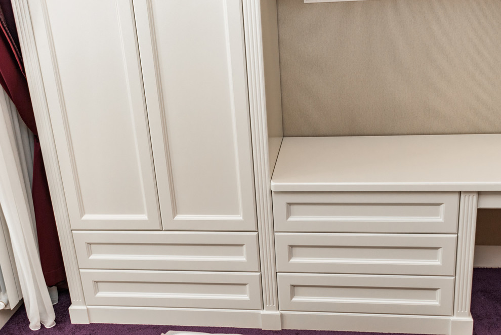 Шкаф в спальне