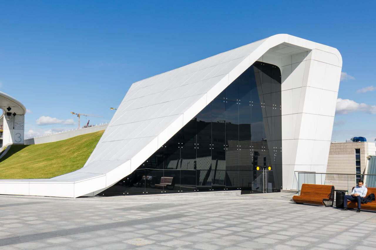 Обложка проекта: Общественный переход в деловом центре «Москва-Сити»