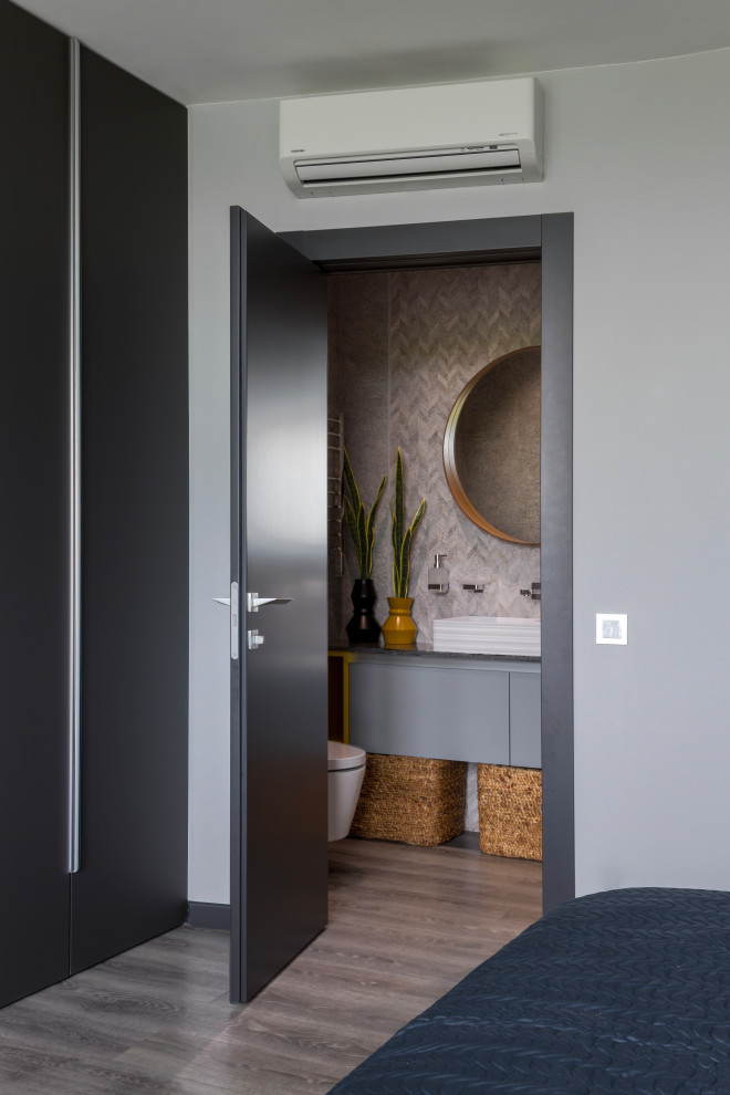 Душевая комната при Мастер-спальне