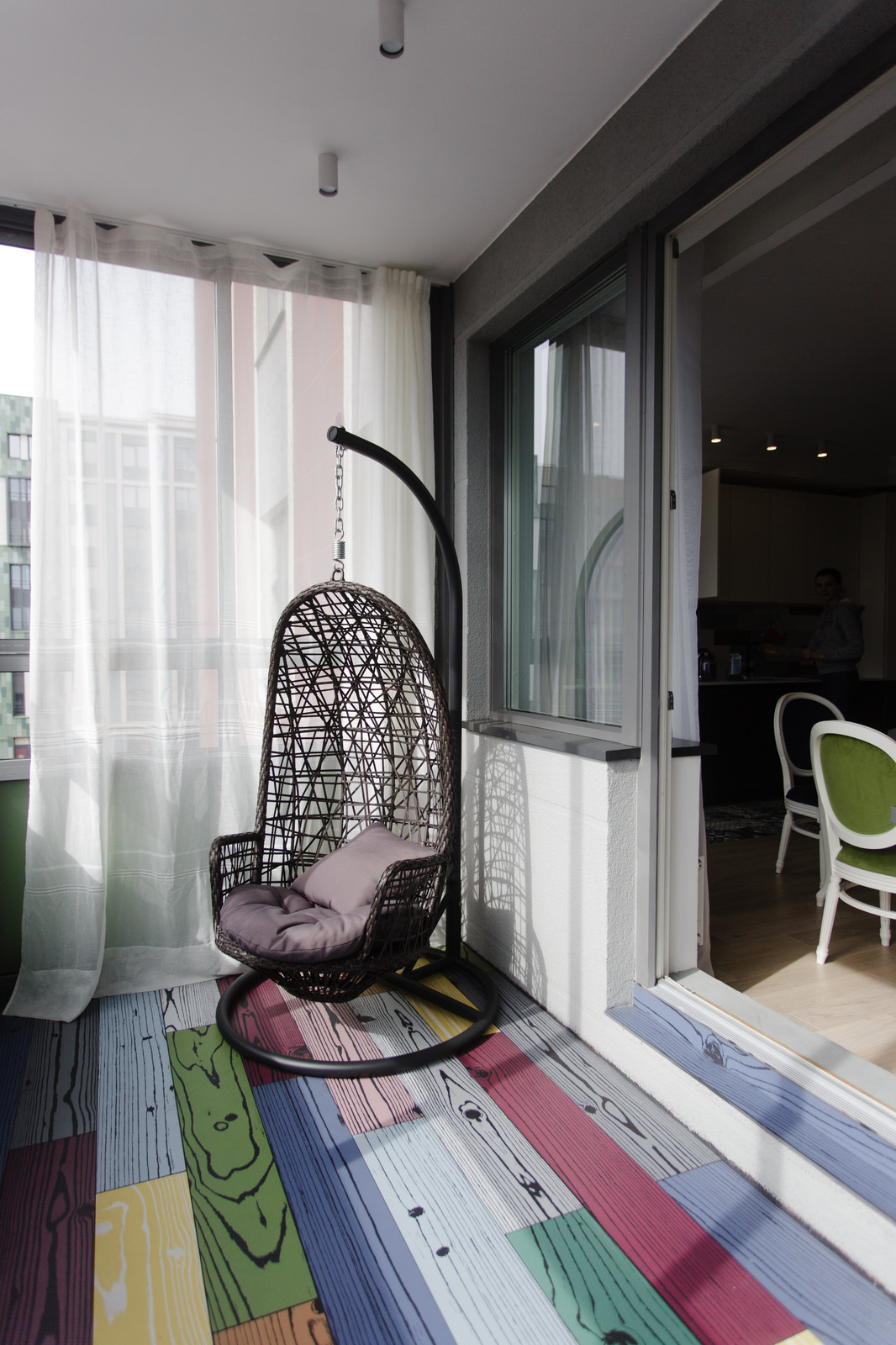 Яркая евротрешка