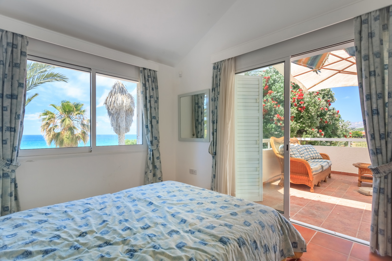 Вилла на берегу моря Кипр, Пафос